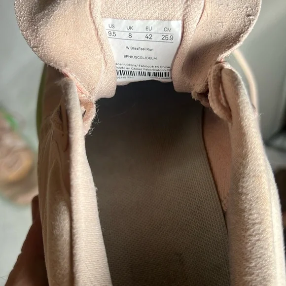 LULULEMON BLISSFEEL WOMEN'S RUNNING SHOE--BUTTER PINK/SCREAM GREEN SZ 9.5 - Picture 8 of 10